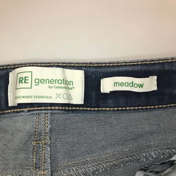 RE generation by Celebrity Pink Distressed Cuffed Mid-Rise Jean shorts Size 3/26 - Picture 5 of 8